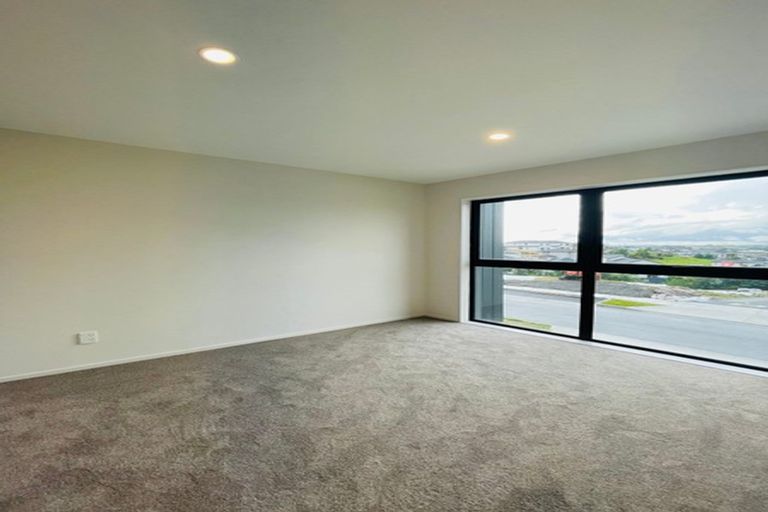 Photo of property in 46 Paina Crescent, Massey, Auckland, 0614