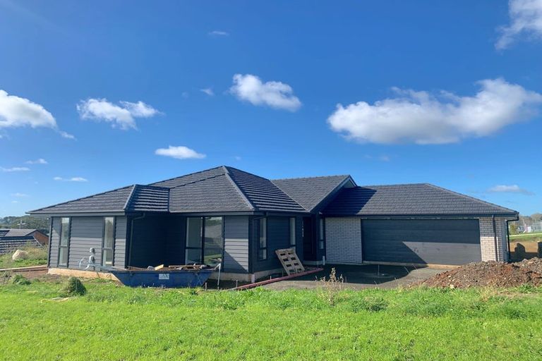 Photo of property in 25 Trevor Mcmiken Drive, Patumahoe, 2679