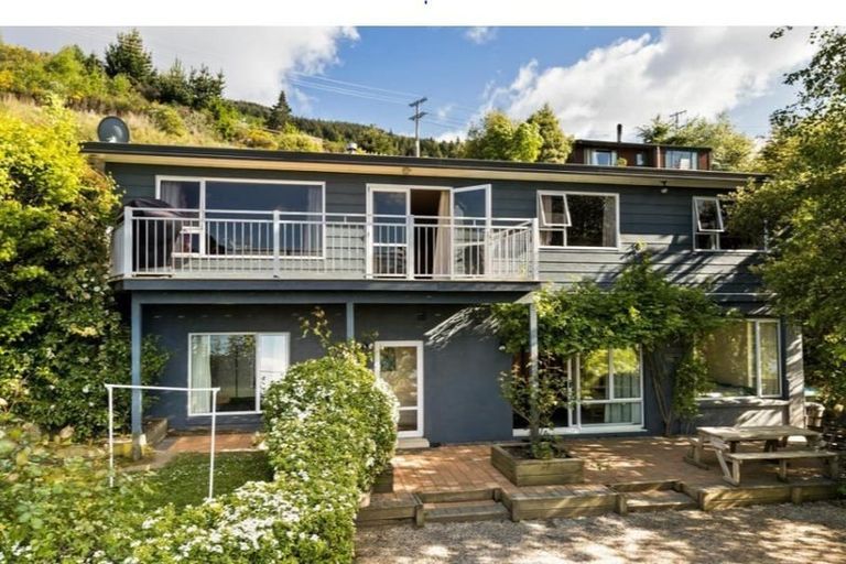 Photo of property in 6 Andrews Road, Queenstown, 9300