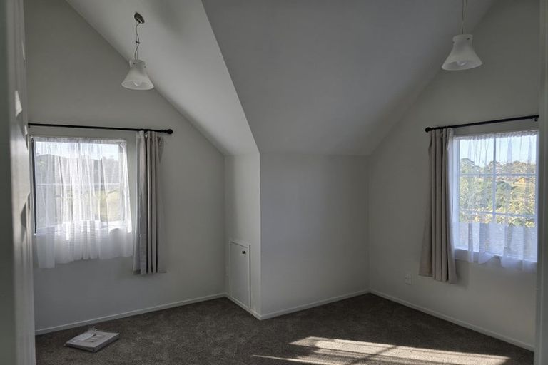 Photo of property in 10/199 Birdwood Road, Massey, Auckland, 0614