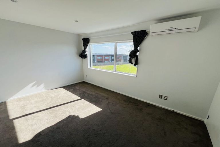 Photo of property in 9 Meritage Lane, Te Atatu South, Auckland, 0610