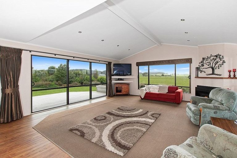 Photo of property in 413a Baylys Coast Road, Dargaville, 0377