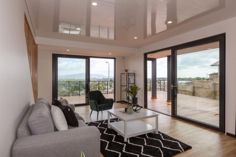 Photo of property in 101 Kakariki Grove, Waikanae, 5036