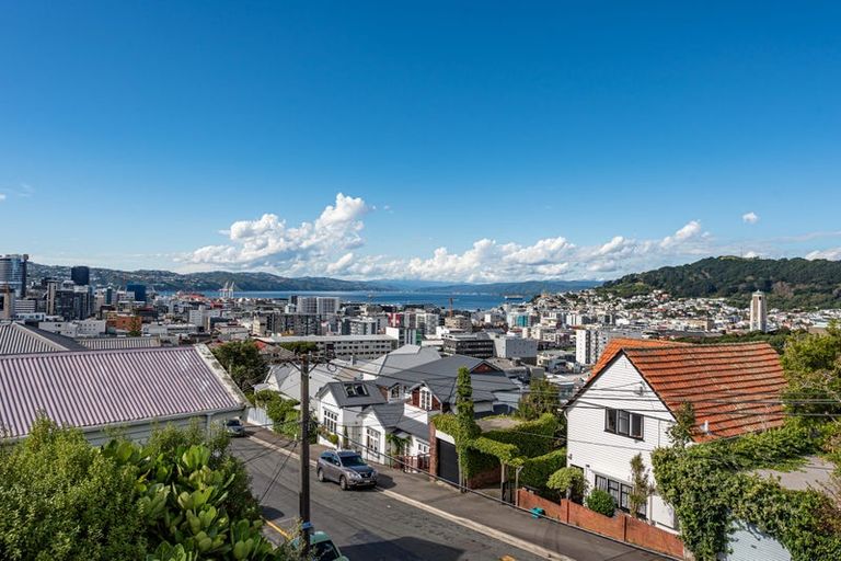 Photo of property in 72 Thompson Street, Mount Cook, Wellington, 6011