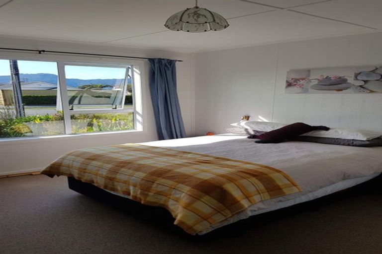 Photo of property in 150 Queen Street, Westport, 7825