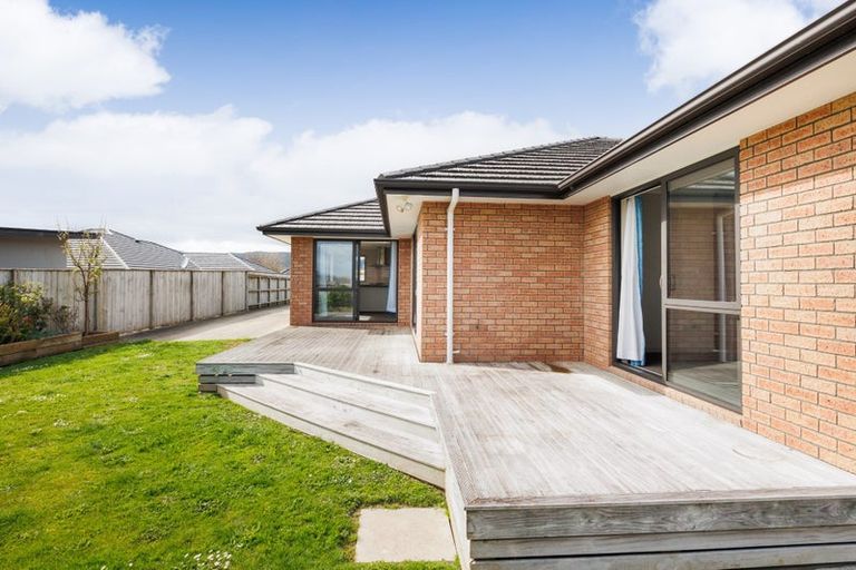 Photo of property in 8 Gibraltar Way, Fitzherbert, Palmerston North, 4410