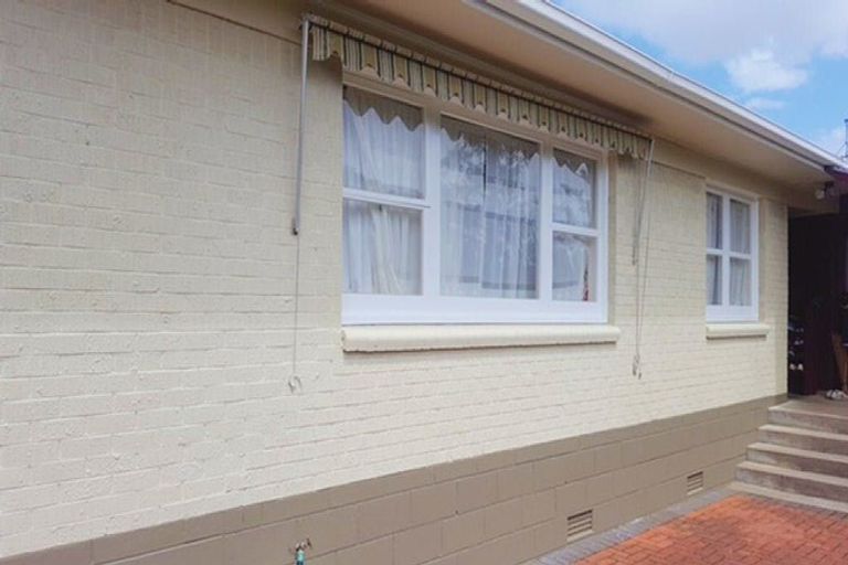 Photo of property in 13 The Rosebowl, Sunnyhills, Auckland, 2010