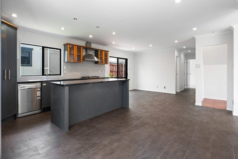 Photo of property in 35 Kestev Drive, Flat Bush, Auckland, 2016