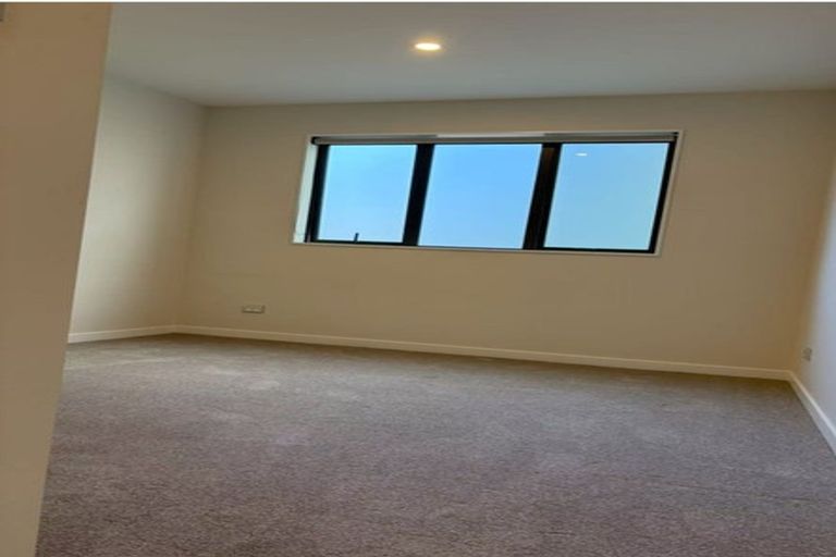 Photo of property in 1/21 Humphrey Kemp Avenue, Henderson, Auckland, 0612