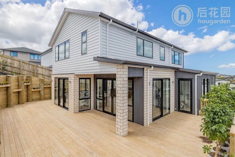Photo of property in 30 Colliston Rise, Pinehill, Auckland, 0632