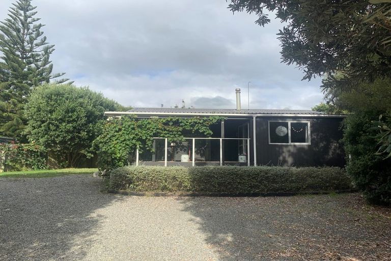Photo of property in 38 William Street, Waikanae Beach, Waikanae, 5036