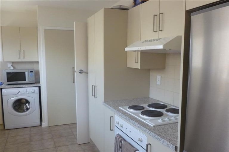 Photo of property in 17 Daniels Road, Redwood, Christchurch, 8051