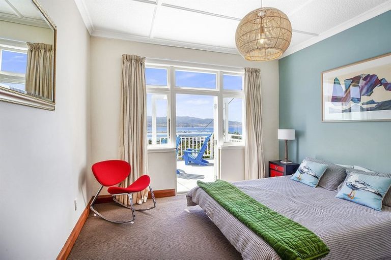 Photo of property in 49 Hungerford Road, Lyall Bay, Wellington, 6022