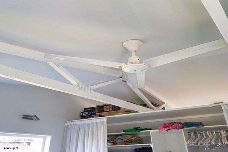 Photo of property in 18 Woodglen Road, Glen Eden, Auckland, 0602