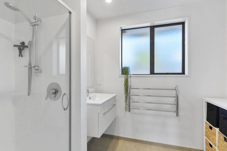 Photo of property in 2/119 Withells Road, Avonhead, Christchurch, 8042