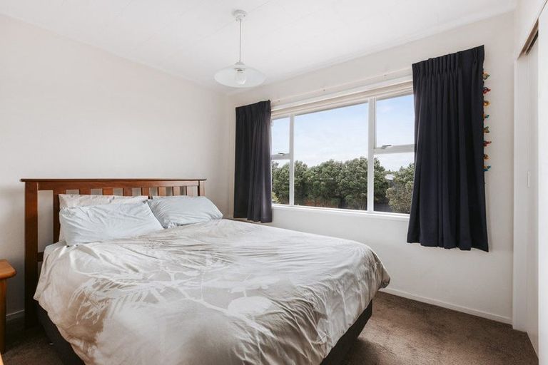 Photo of property in 17 Glenfield Place, Brookfield, Tauranga, 3110
