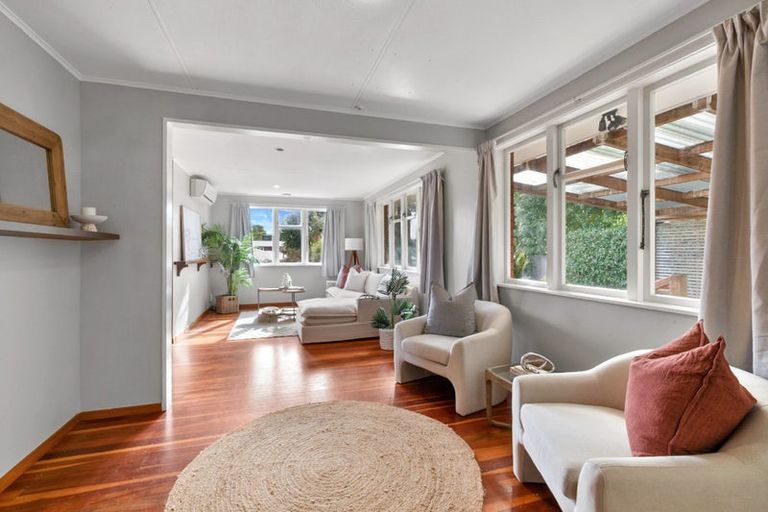 Photo of property in 1a Ward Place, Marfell, New Plymouth, 4310