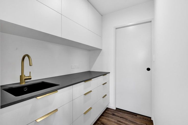 Photo of property in 74 Turuturu Road, Hawera, 4674