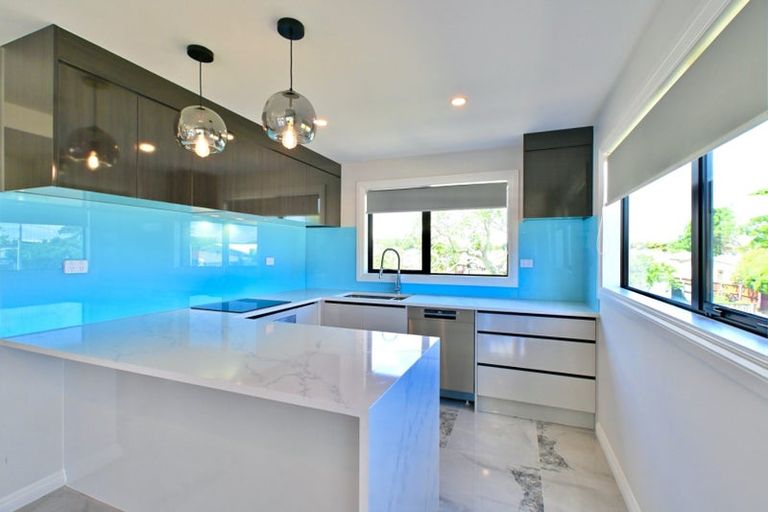 Photo of property in 2a Convair Crescent, Mangere, Auckland, 2022