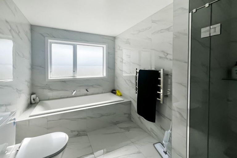 Photo of property in 4 Ivy Lane, Kelvin Grove, Palmerston North, 4414