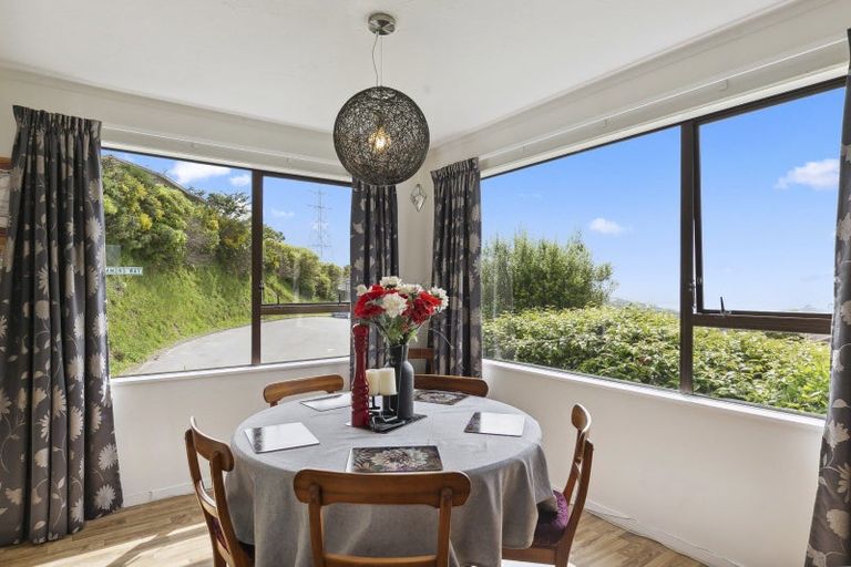 Photo of property in 21 Admiralty Street, Crofton Downs, Wellington, 6035