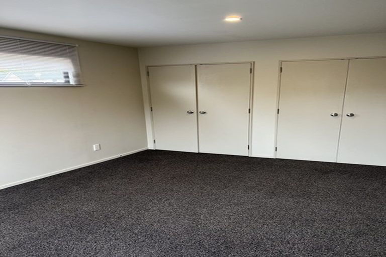 Photo of property in 24 Oakford Close, Riccarton, Christchurch, 8011