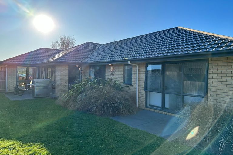 Photo of property in 18 Richard Seddon Drive, Northwood, Christchurch, 8051