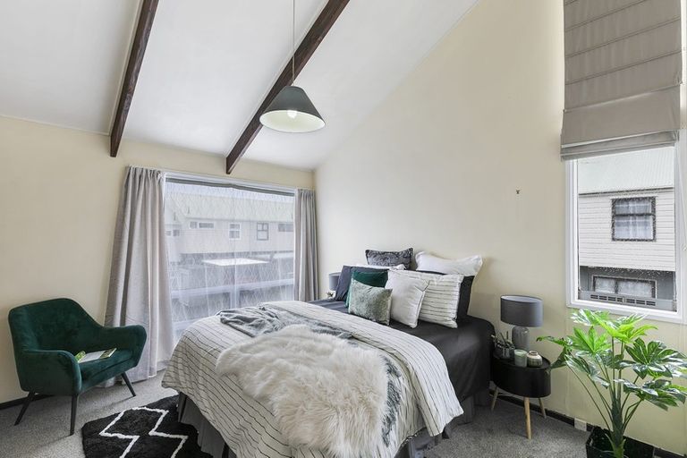 Photo of property in 17/4u Dr Taylor Terrace, Johnsonville, Wellington, 6037