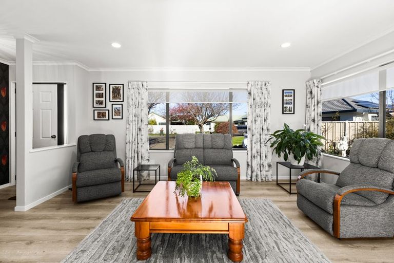 Photo of property in 17 Alderney Close, Taradale, Napier, 4112