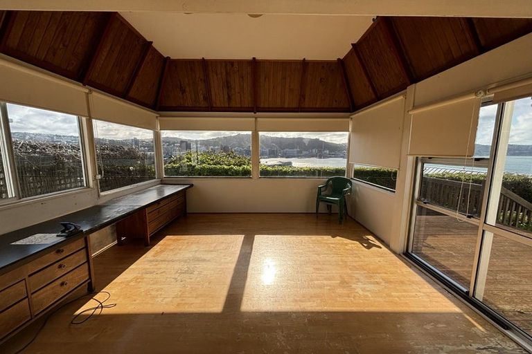 Photo of property in 53 Hawker Street, Mount Victoria, Wellington, 6011