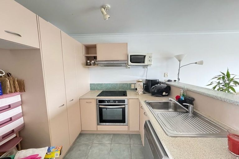 Photo of property in 30/5 Carolina Place, Albany, Auckland, 0632