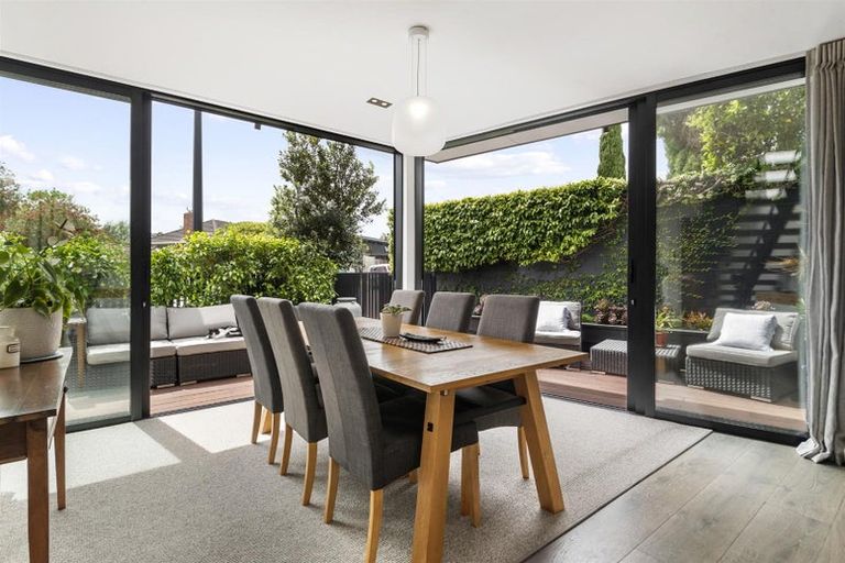 Photo of property in 2a Arthur Crescent, Hauraki, Auckland, 0622