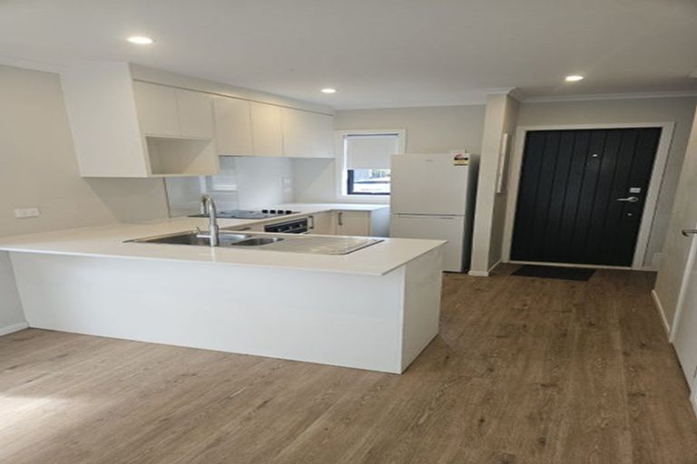 Photo of property in 2/125b Metcalfe Road, Ranui, Auckland, 0612