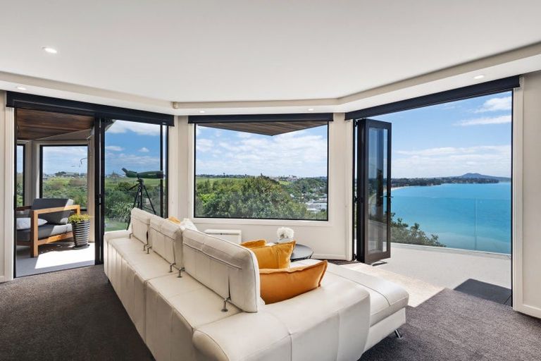 Photo of property in 1/285 Bleakhouse Road, Mellons Bay, Auckland, 2014