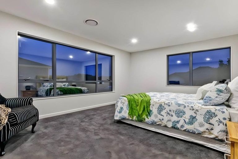 Photo of property in 56 Huntington Park Drive, Greenhithe, Auckland, 0632