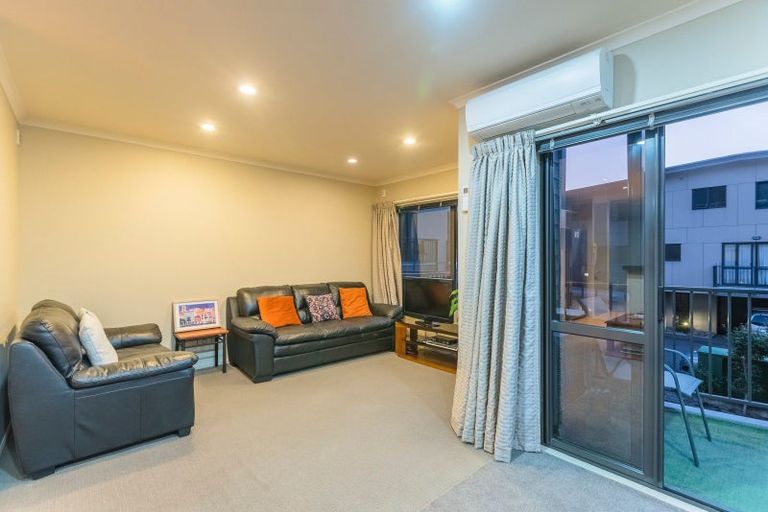 Photo of property in Te Kakariki Apartments, 5/5 Wellington Road, Paekakariki, 5034