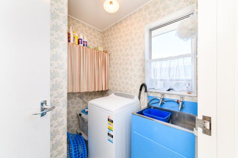 Photo of property in 32 Leander Place, Milson, Palmerston North, 4414