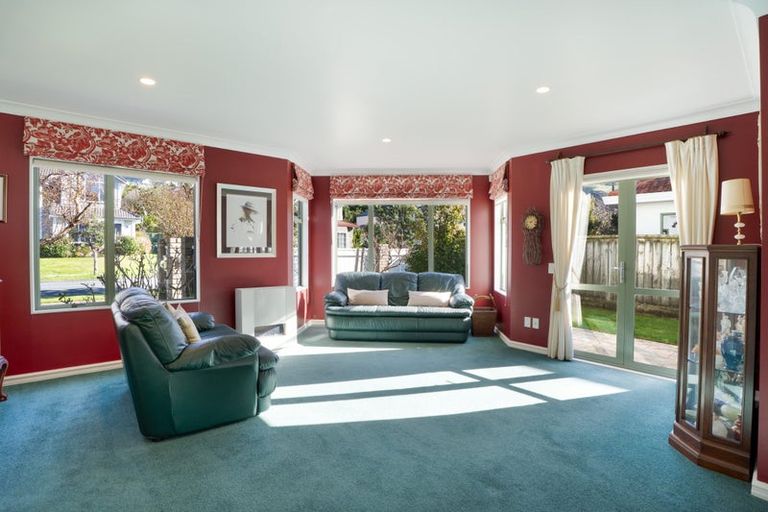 Photo of property in 18 Amesbury Drive, Churton Park, Wellington, 6037