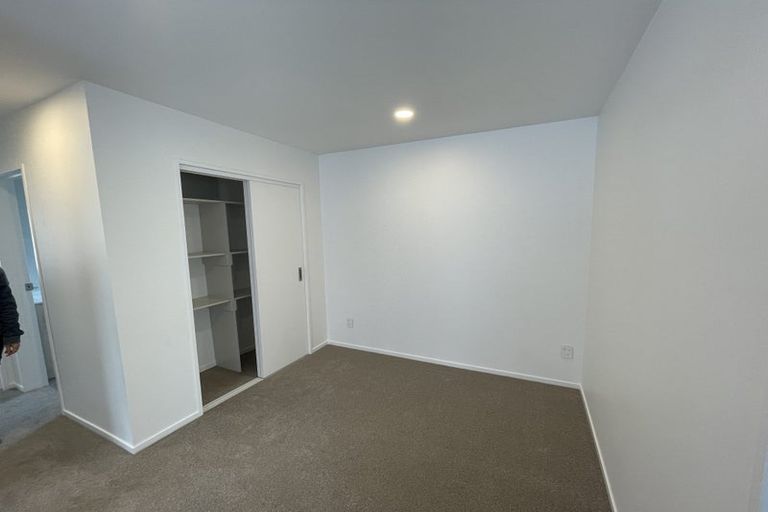 Photo of property in 17 Paparahi Place, Wainui, 0992