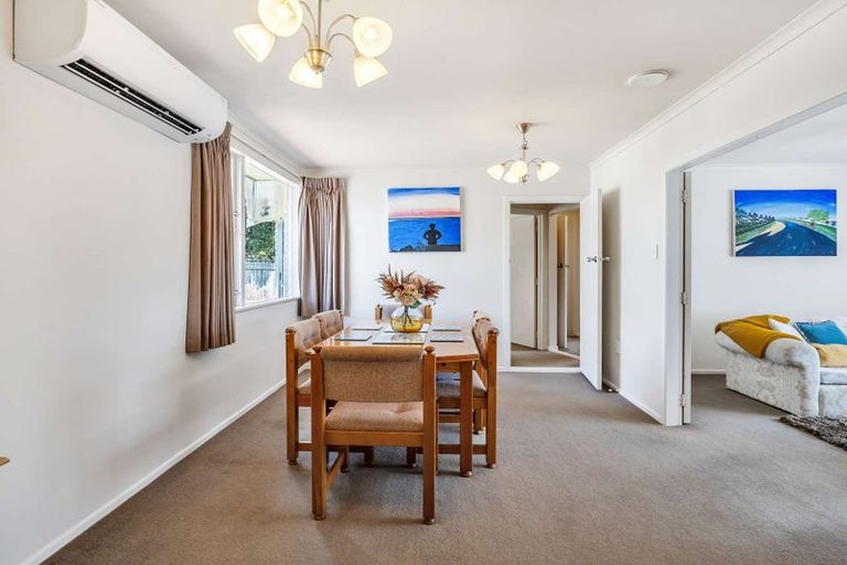 Photo of property in 14 Antrim Place, Hokowhitu, Palmerston North, 4410