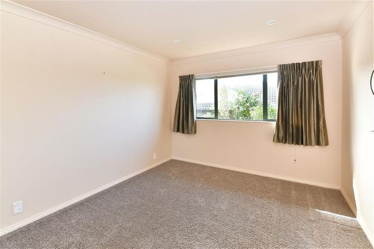 Photo of property in 8 Kath Hopper Drive, Orewa, 0931
