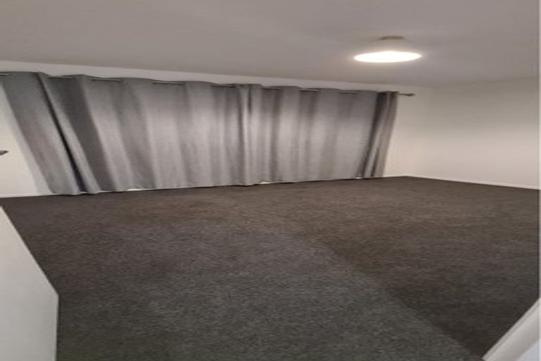 Photo of property in 4f1 Glanmire Road, Newlands, Wellington, 6037