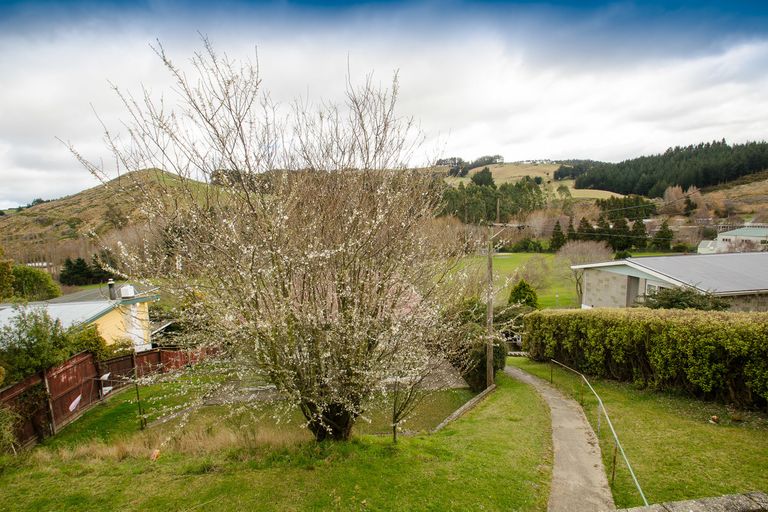 Photo of property in 491 Kaikorai Valley Road, Bradford, Dunedin, 9011