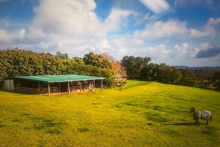 Photo of property in 298 Red Hills Road, Taupaki, Henderson, 0782