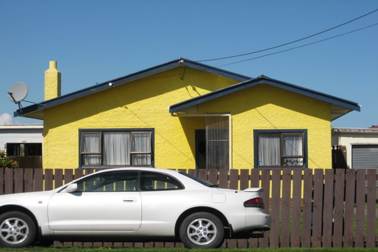 Photo of property in 76 Manuka Street, Castlecliff, Whanganui, 4501