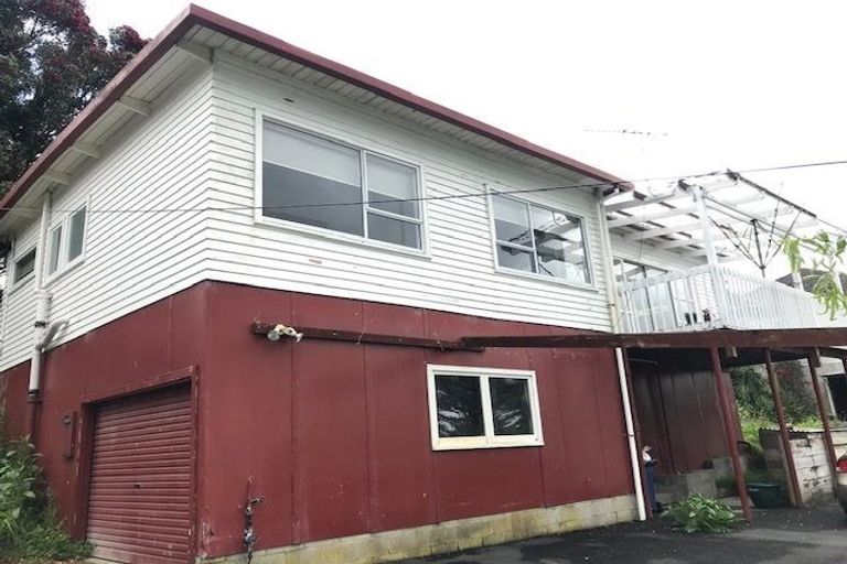 Photo of property in 307 Don Buck Road, Massey, Auckland, 0614