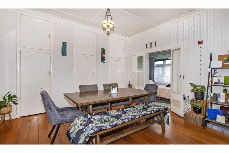 Photo of property in 8 Shortland Street, Regent, Whangarei, 0112