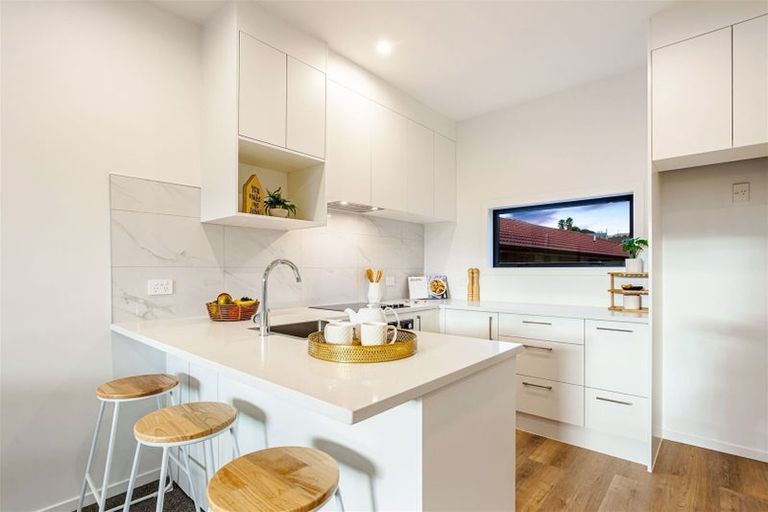 Photo of property in 7 Meg Lane, Glen Eden, Auckland, 0602