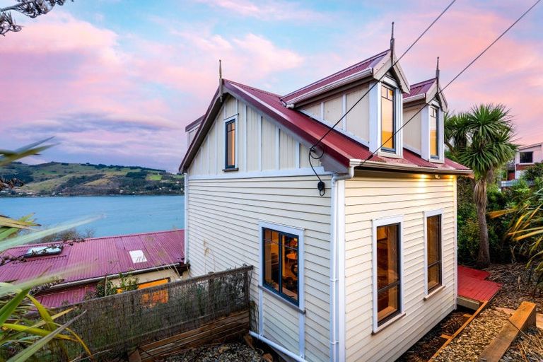 Photo of property in 2 Waireka Street, Ravensbourne, Dunedin, 9022