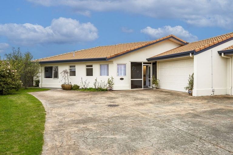 Photo of property in 11b Cheval Place, Taradale, Napier, 4112